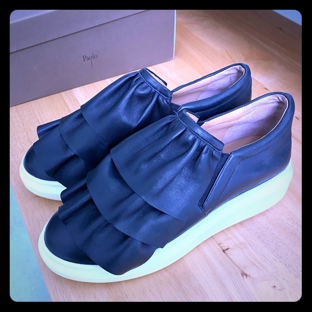 NEW Linea Paolo LOLO Black Leather Ruffle Sneaker